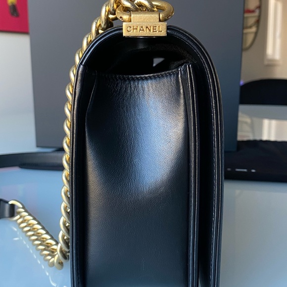 SOLD❌Authentic Chanel New Medium Boy Bag - Picture 7 of 11